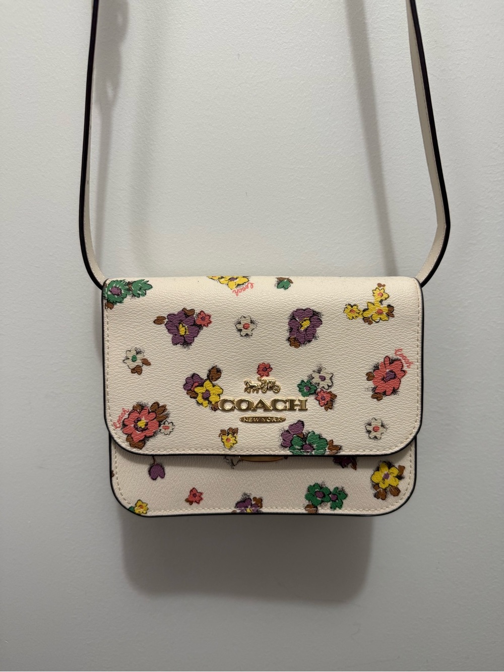 NEW Coach Cream Floral Crossbody Bag with SPACED FLORAL FIELD
PRINT